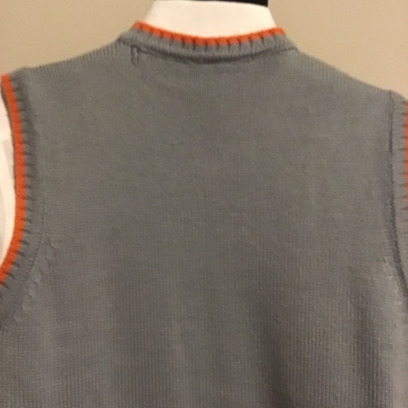 🔥🔥VINTAGE LACOSTE VEST SWEATER SIZE LARGE, SEE PICTURES, ONE SNAG ON BACK - Picture 3 of 3